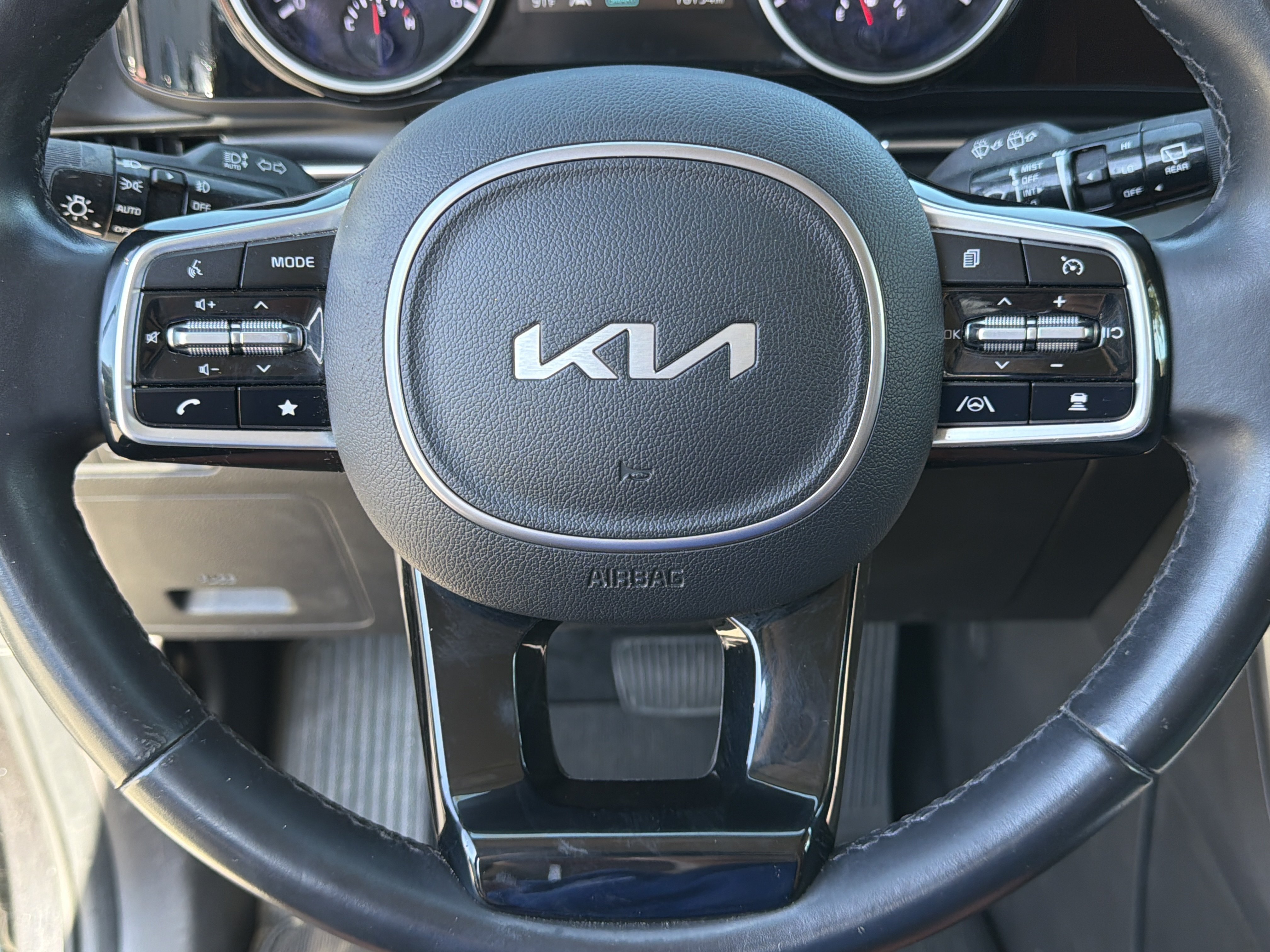 Used 2022 Kia Carnival SX FWD image 15