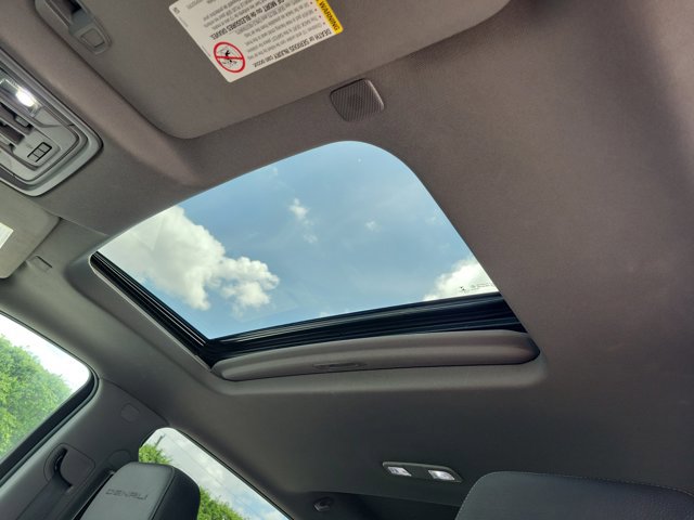 Used 2022 GMC Sierra 3500 Denali w/ Denali Ultimate Package image 20