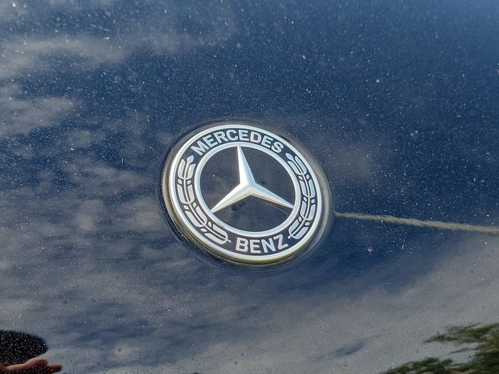 Used 2025 Mercedes-Benz GLC 350e 4MATIC image 7