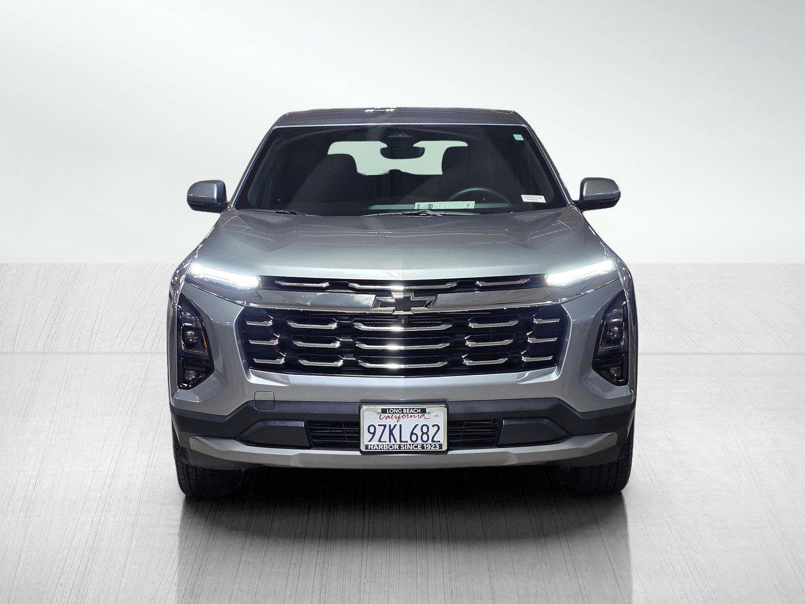 Used 2026 Chevrolet Equinox LT w/ Safety and Technology Package FWD image 2