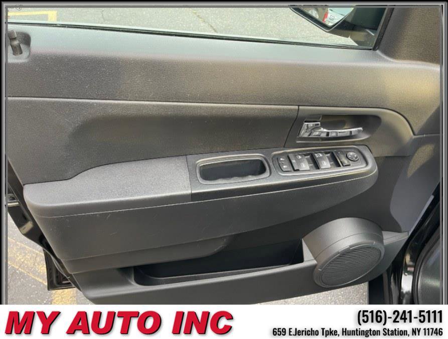 Used 2012 Jeep Liberty Sport image 21