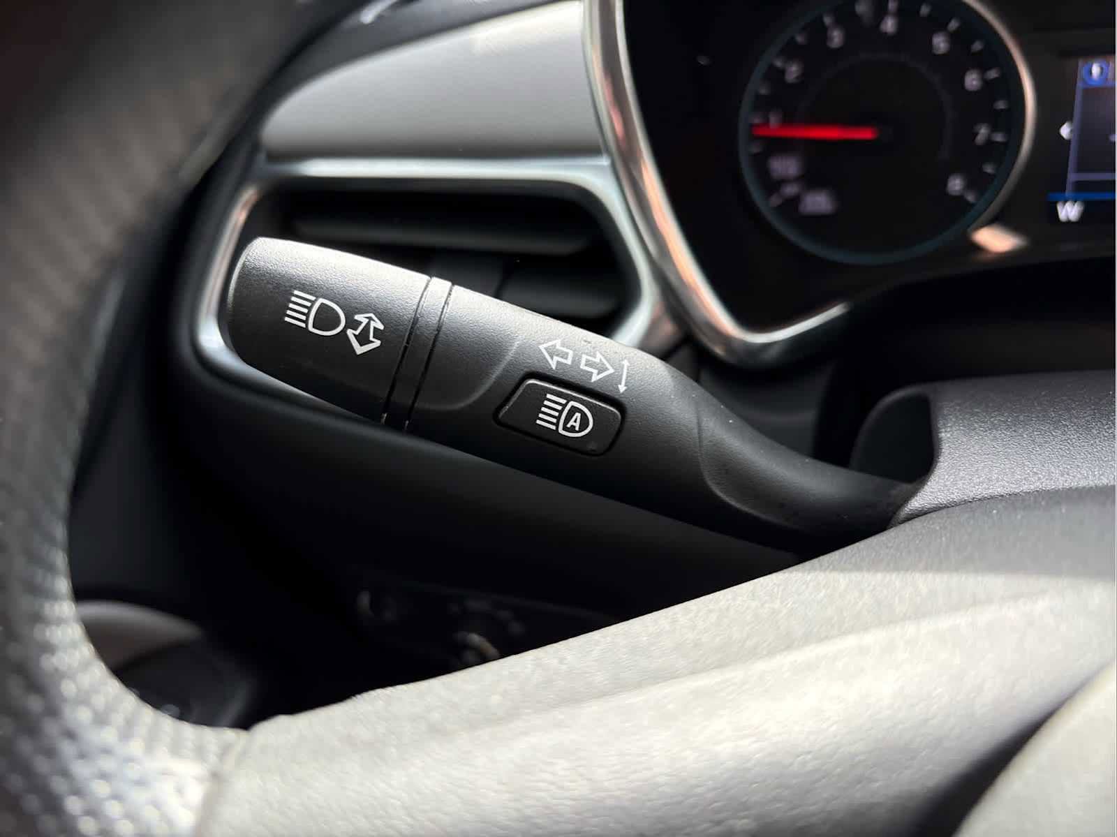 Used 2024 Chevrolet Equinox LS w/ LS Convenience Package image 25