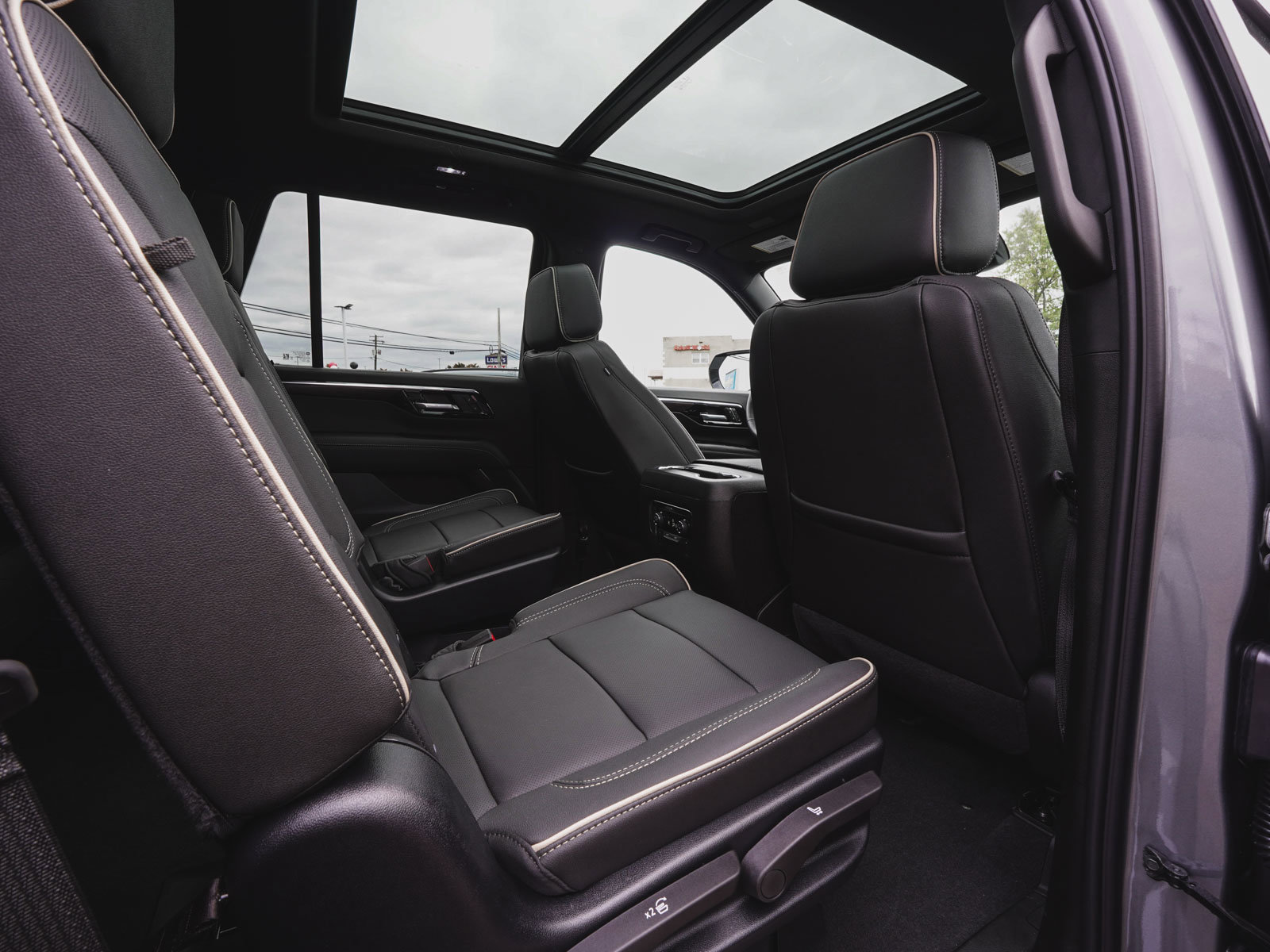 Used 2025 Chevrolet Tahoe Premier w/ Sun And Tow Package image 35