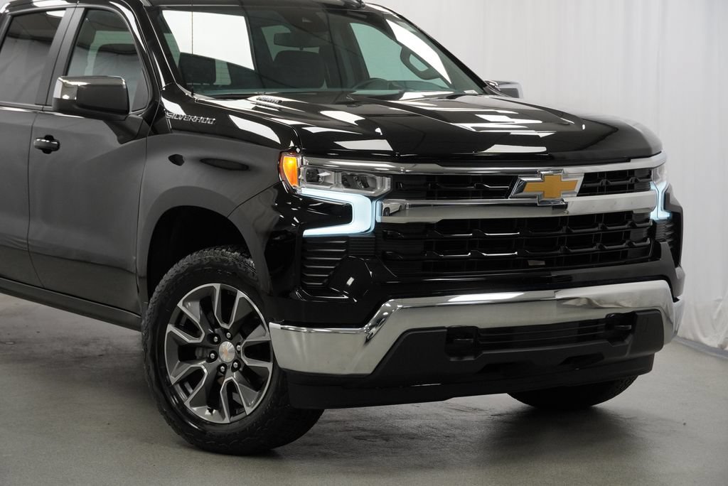 Used 2024 Chevrolet Silverado 1500 LT AWD/4WD image 9