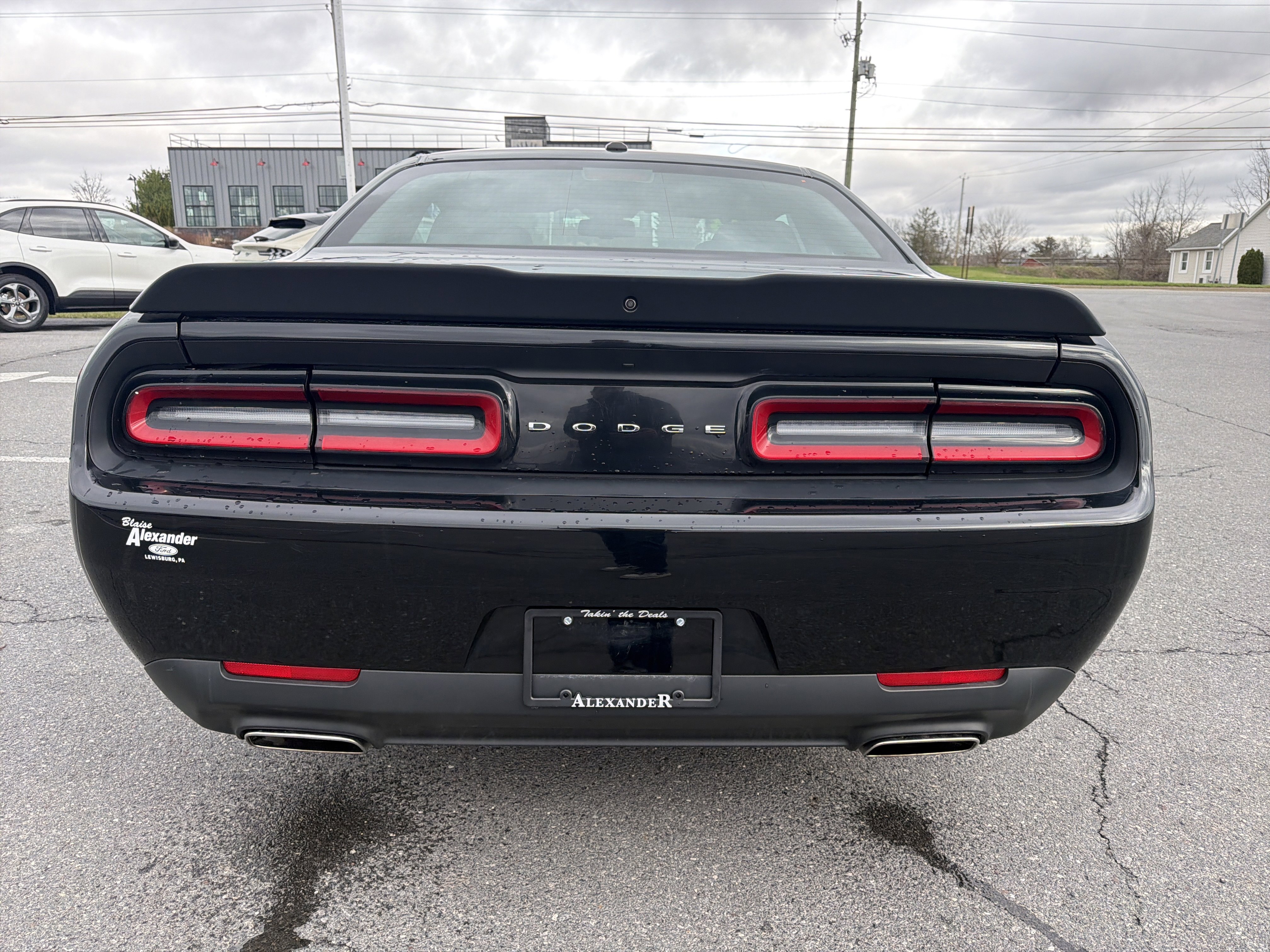 Used 2023 Dodge Challenger SXT image 4