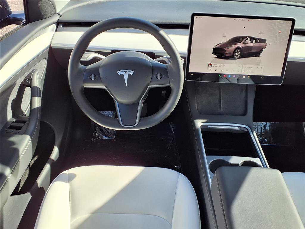 Used 2023 Tesla Model Y 2WD image 16