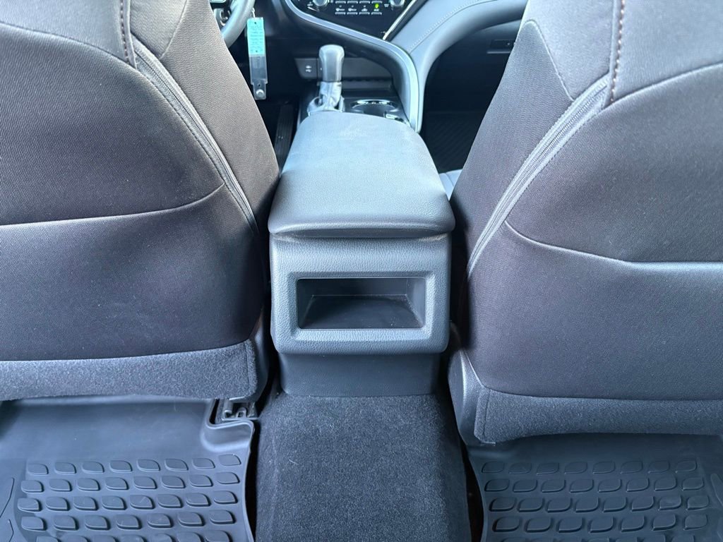 Used 2018 Toyota Camry L image 18