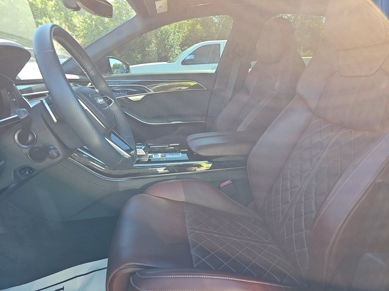 Used 2022 Audi S8 w/ S8 Executive Package image 8