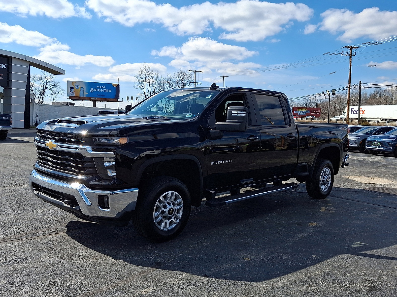Used 2025 Chevrolet Silverado 2500 LT w/ Convenience Package AWD/4WD image 4