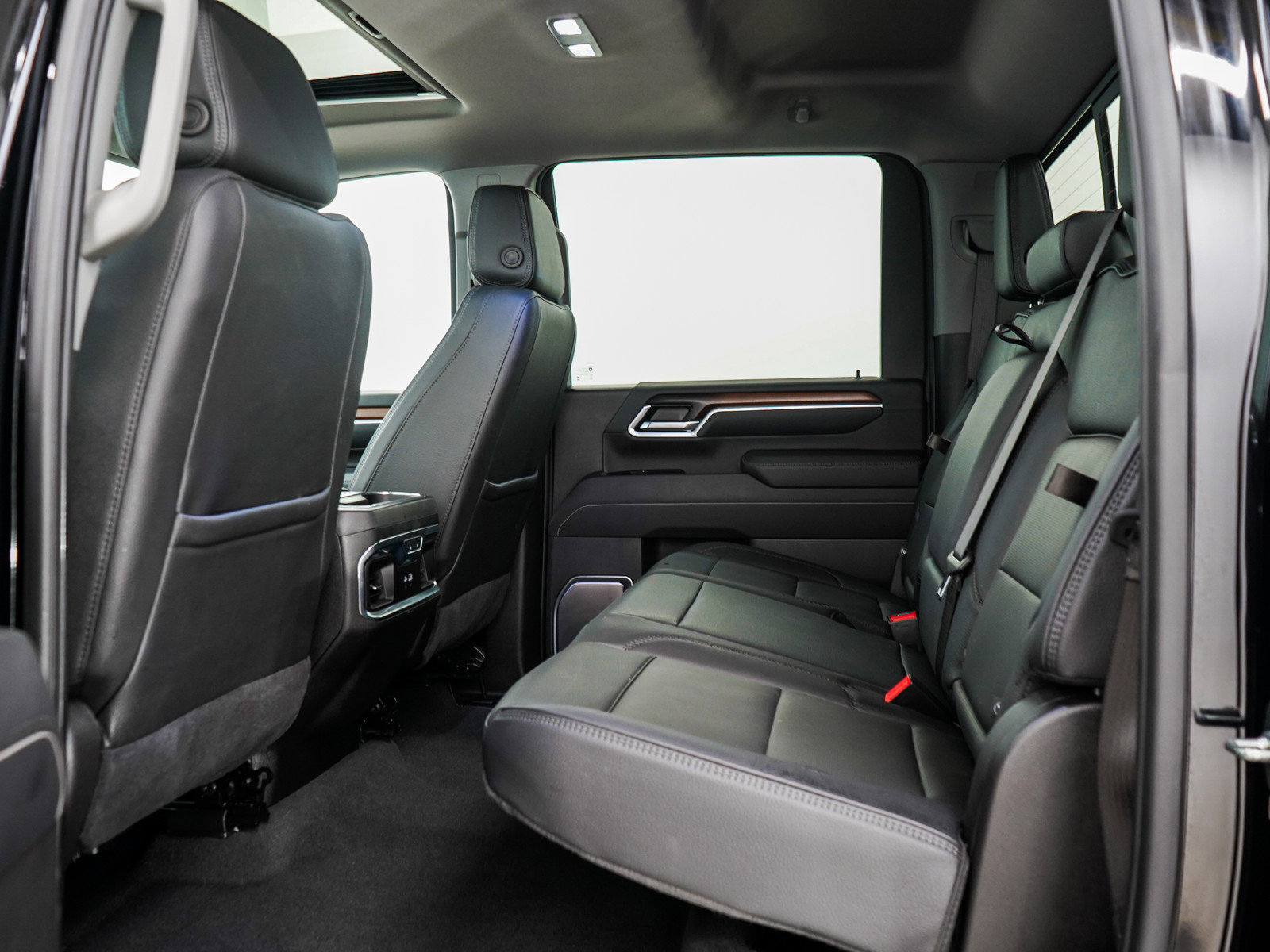 Used 2025 GMC Sierra 2500 Denali w/ Denali Reserve Package AWD/4WD image 22