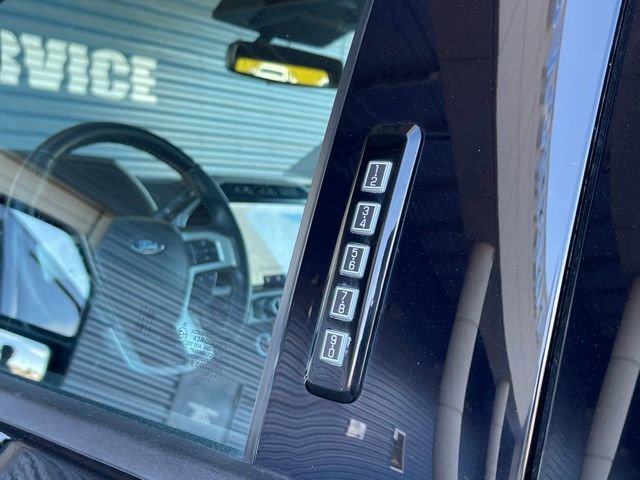 Used 2022 Ford F350 Lariat w/ Lariat Ultimate Package AWD/4WD image 9