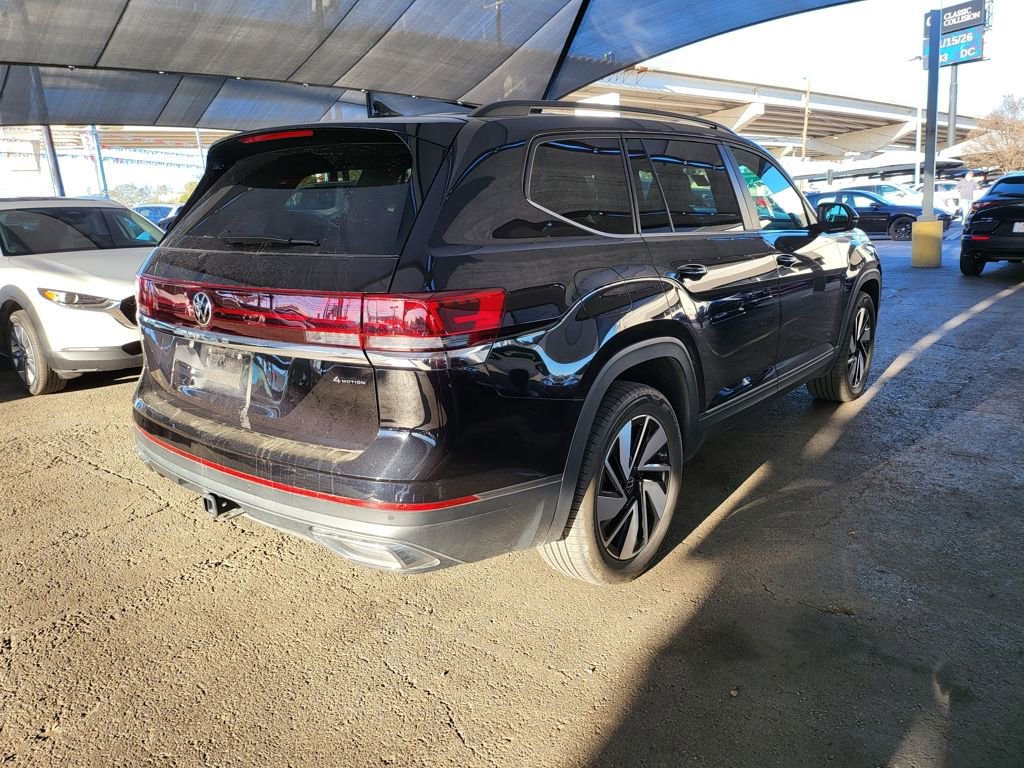 Used 2025 Volkswagen Atlas SE image 4