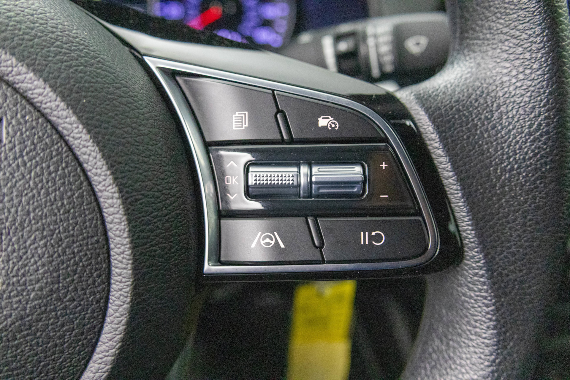Used 2023 Kia Forte LXS FWD image 16