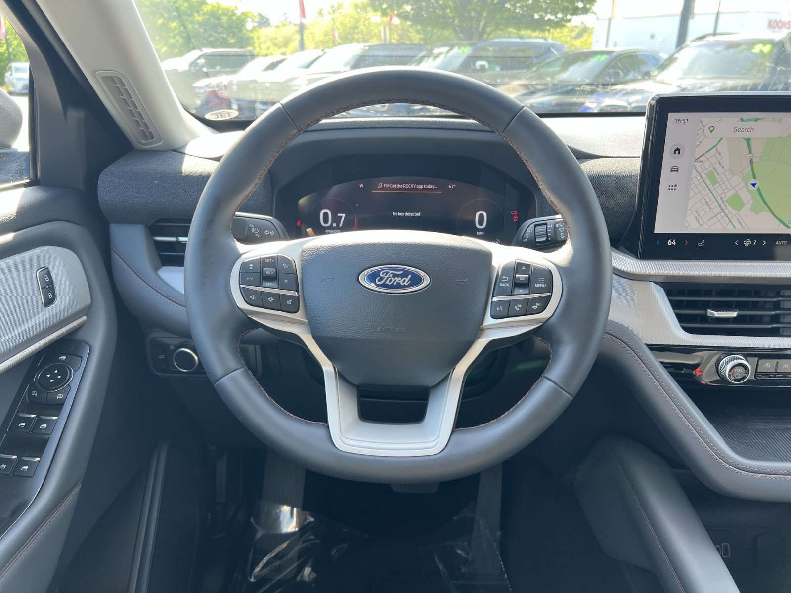 Used 2026 Ford Explorer Active AWD/4WD image 16