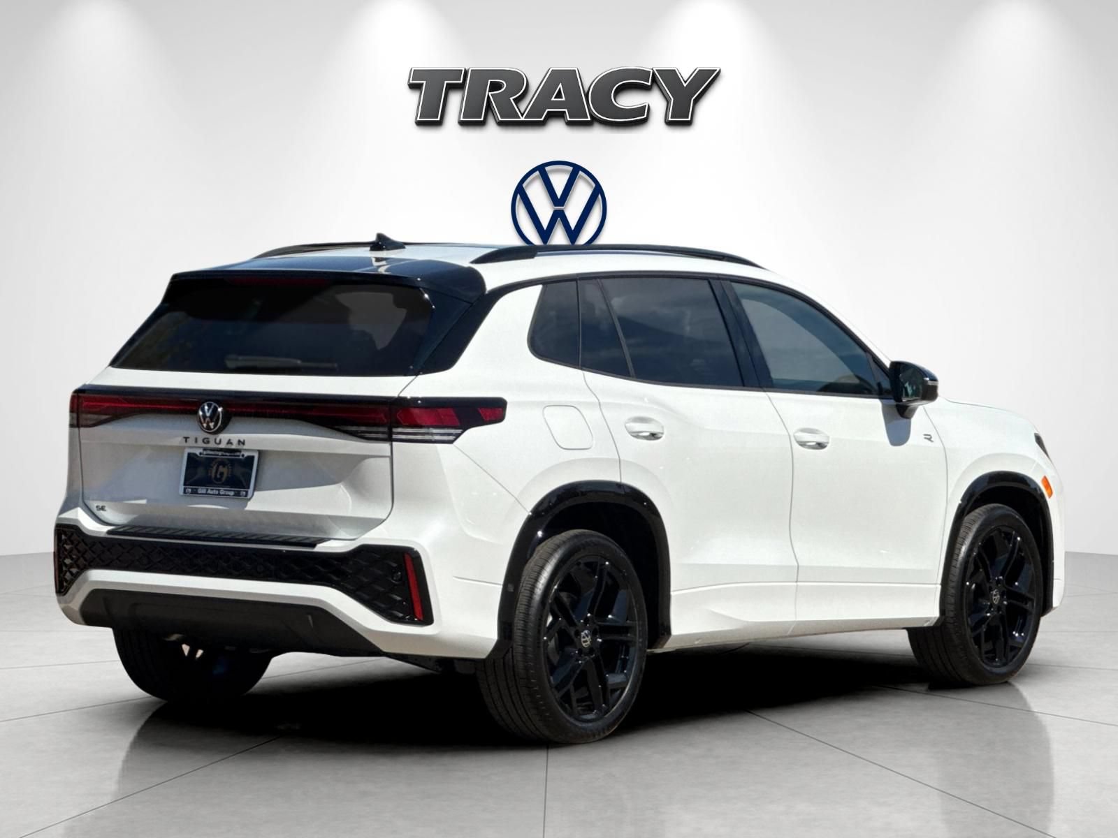 New 2026 Volkswagen Tiguan SE R-Line FWD image 4