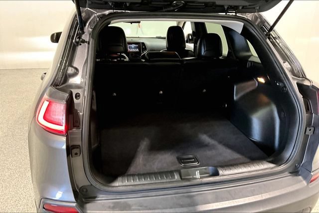 Used 2019 Jeep Cherokee Latitude Plus w/ Cold Weather Group AWD/4WD image 45