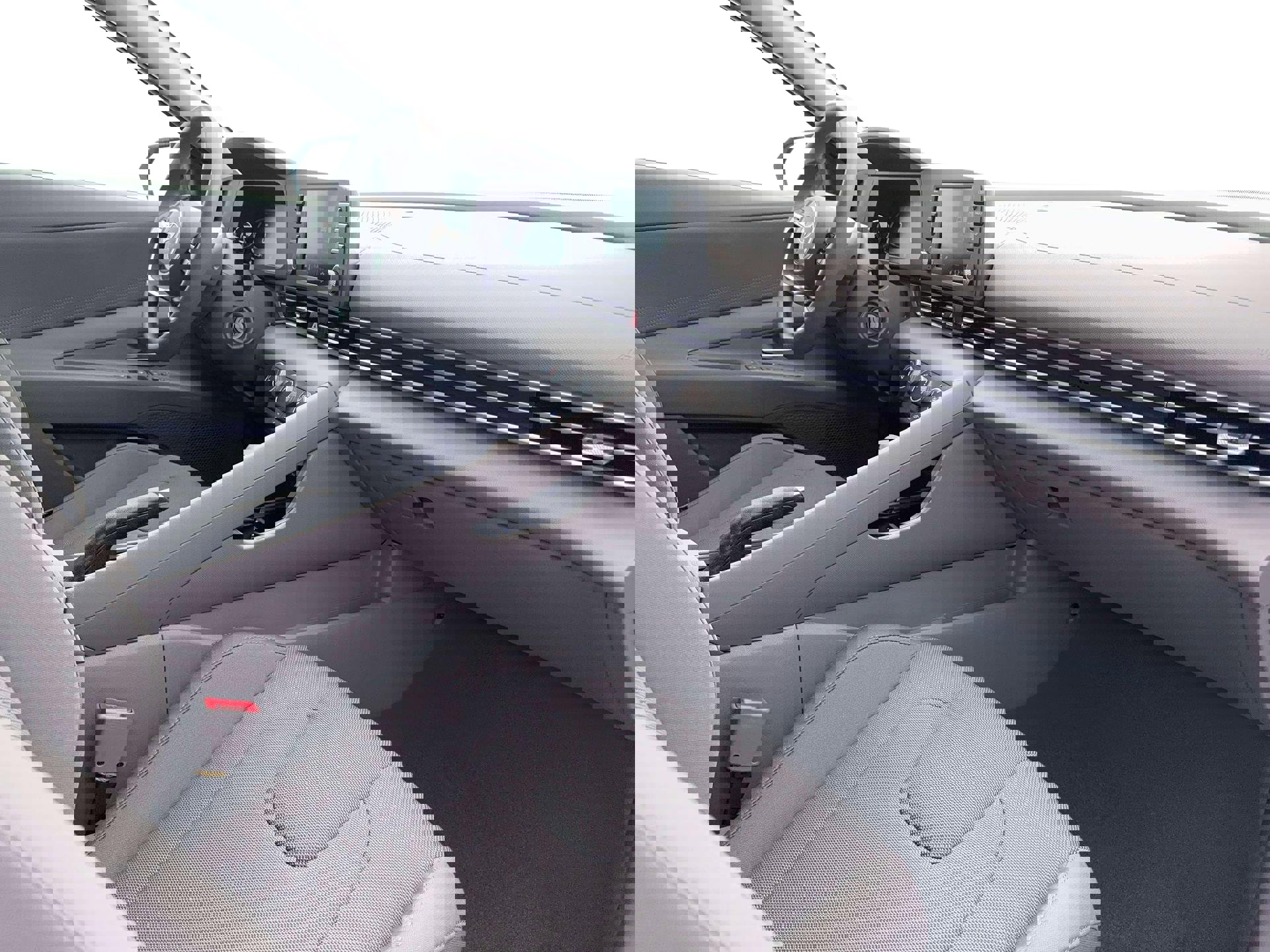 New 2026 Hyundai Elantra SE image 15