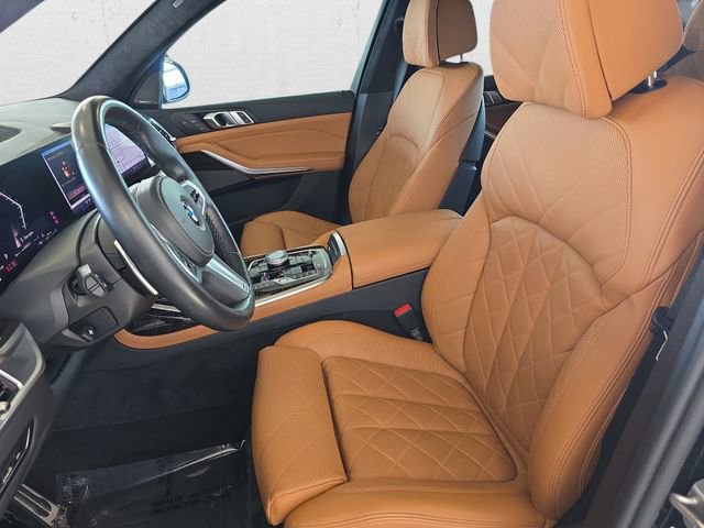 Used 2024 BMW X7 xDrive40i w/ Executive Package image 16