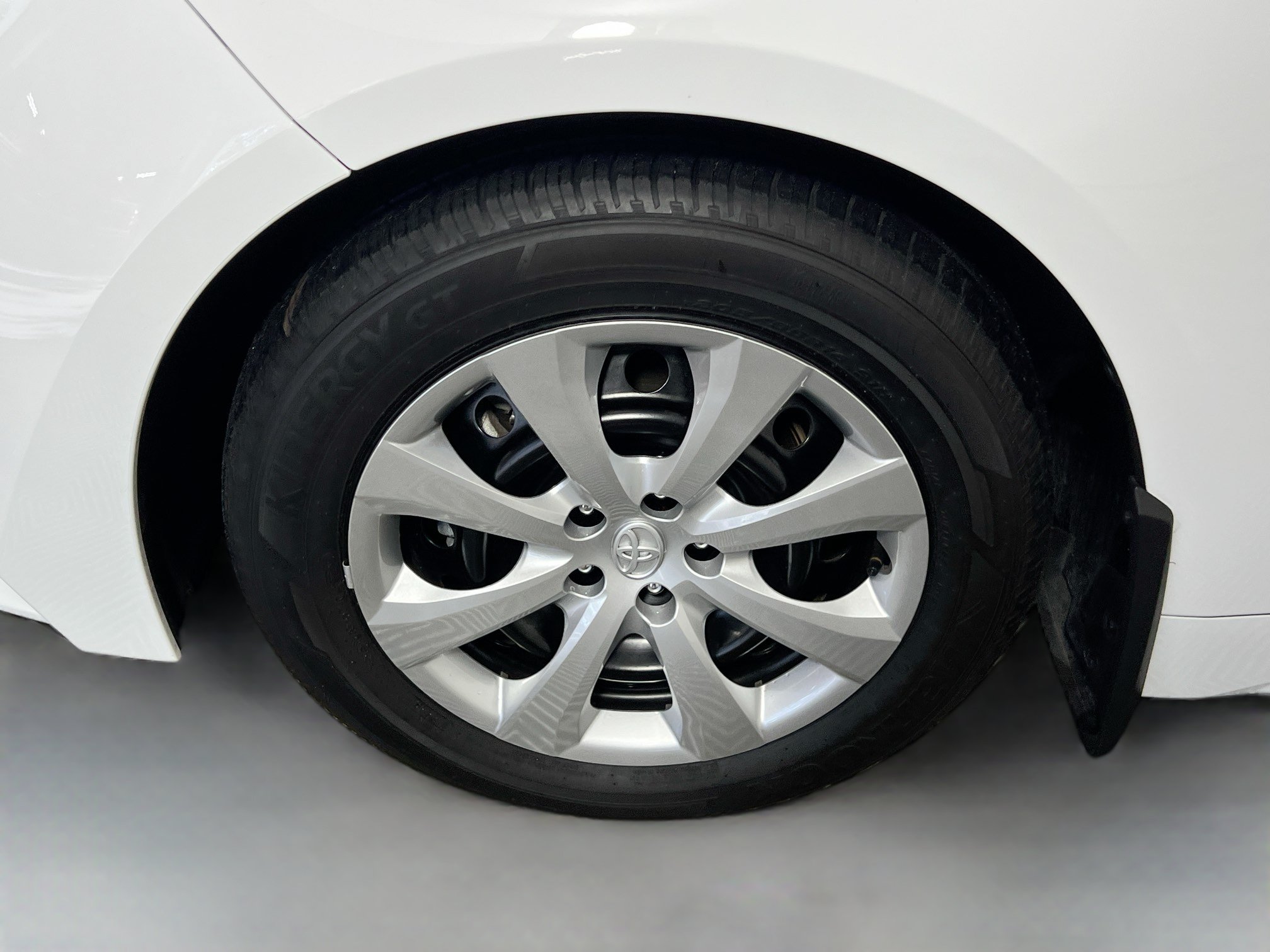 Used 2026 Toyota Corolla LE FWD image 14