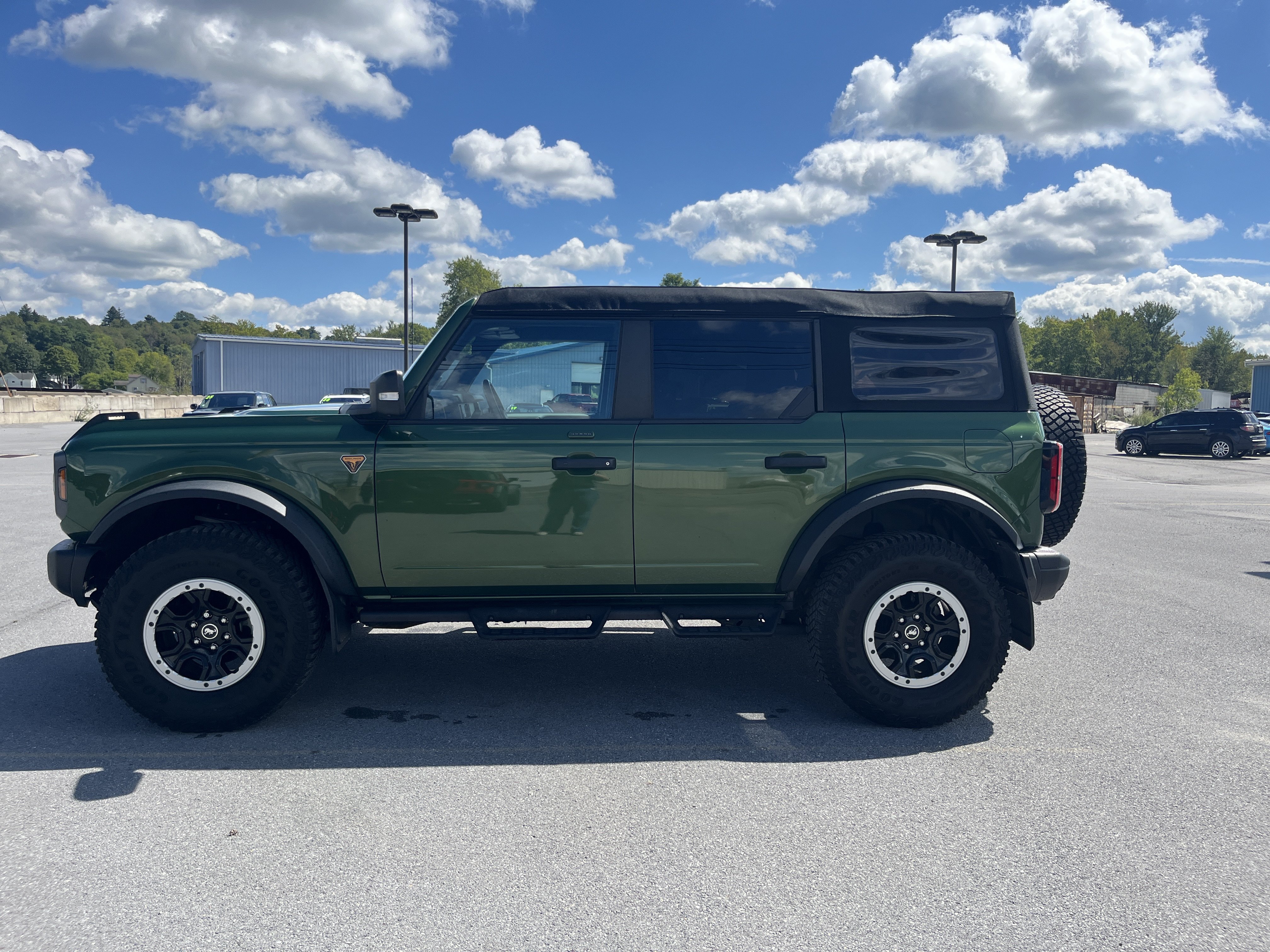Used 2023 Ford Bronco Badlands w/ Sasquatch Package AWD/4WD image 13