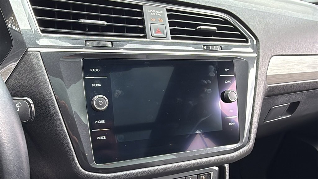 Used 2021 Volkswagen Tiguan SE R-Line image 31