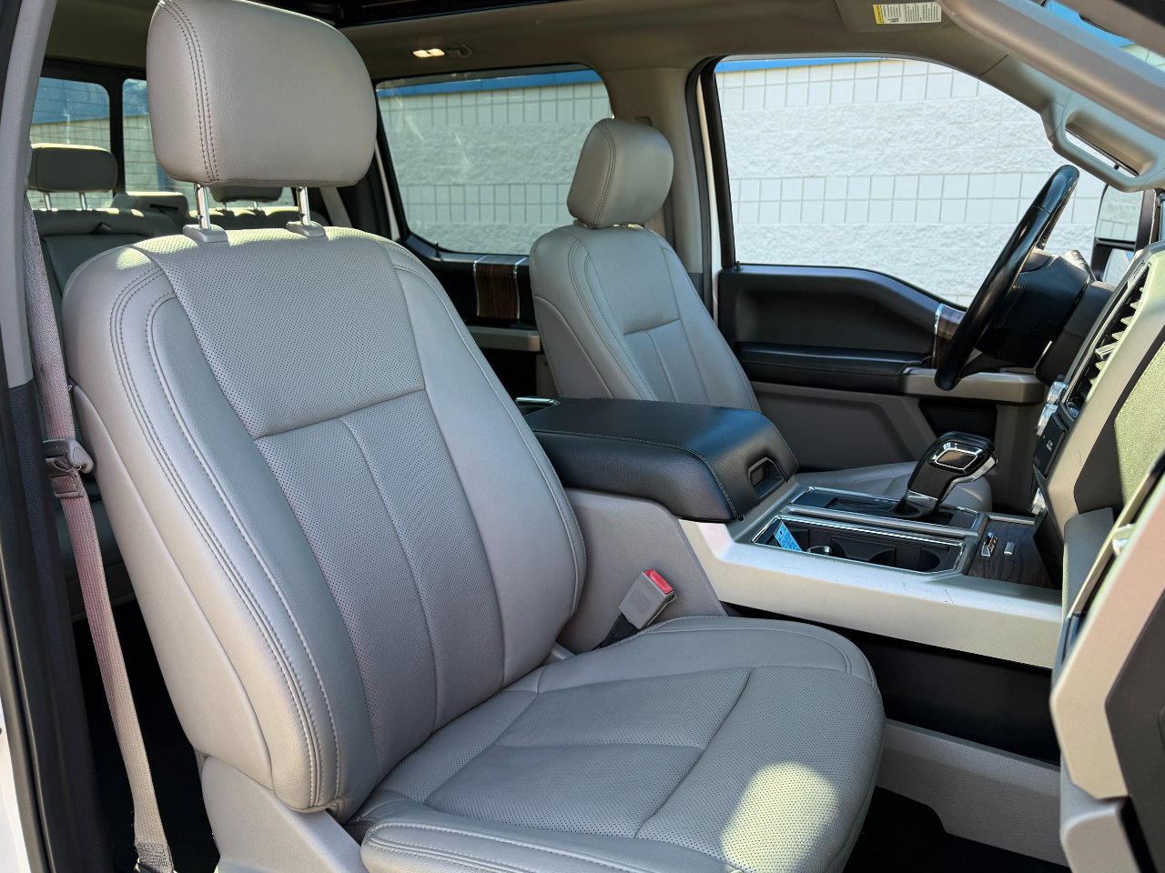 Used 2018 Ford F150 Lariat w/ Equipment Group 502A Luxury image 15