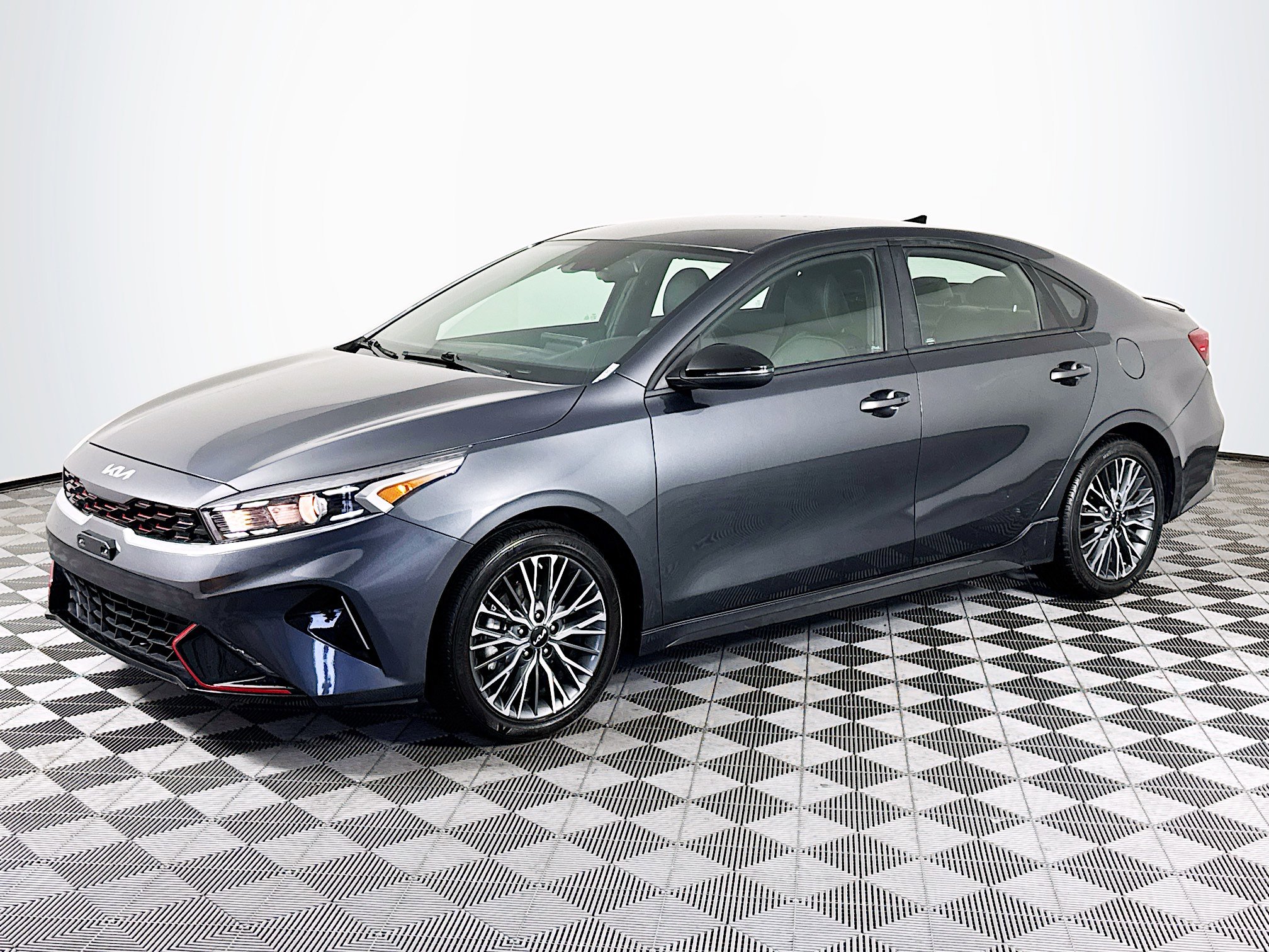Used 2022 Kia Forte GT-Line FWD image 4