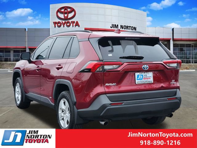 Used 2021 Toyota RAV4 LE image 8