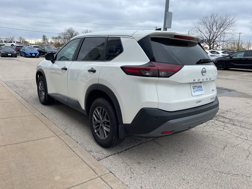 Used 2022 Nissan Rogue S AWD/4WD image 7