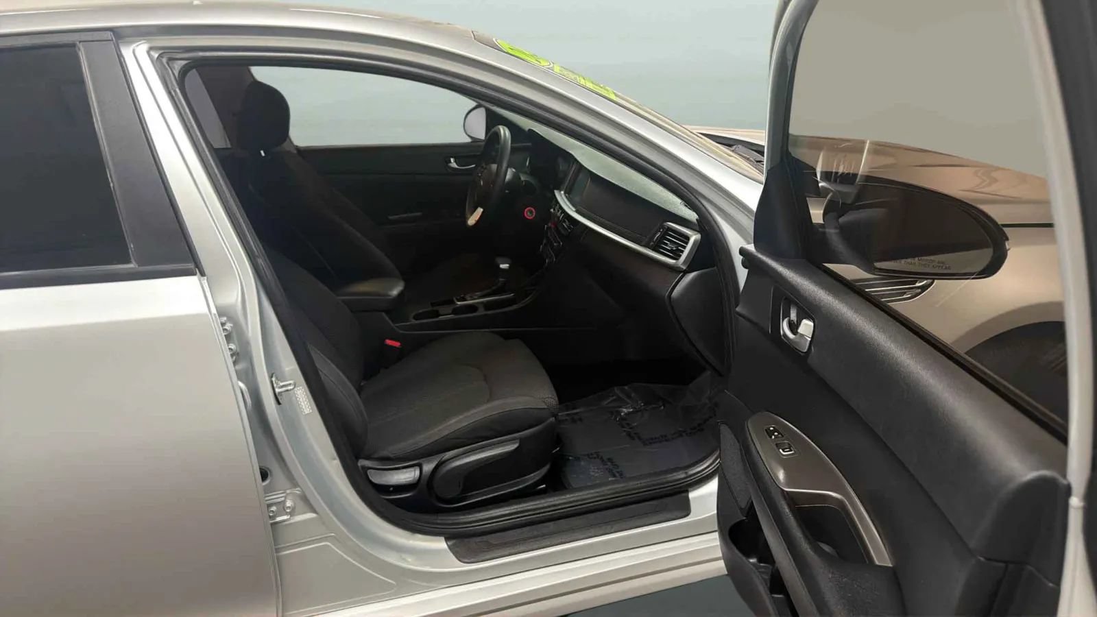 Used 2020 Kia Optima LX FWD image 21