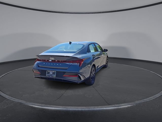 New 2026 Hyundai Elantra SEL Sport Premium FWD image 7