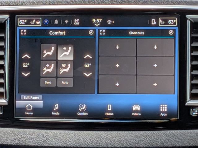 Used 2025 Chrysler Pacifica Select image 16