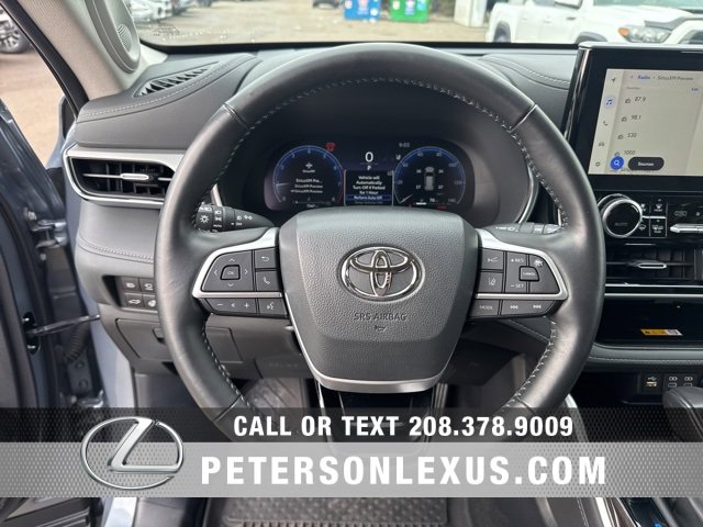 Used 2024 Toyota Highlander Platinum image 27