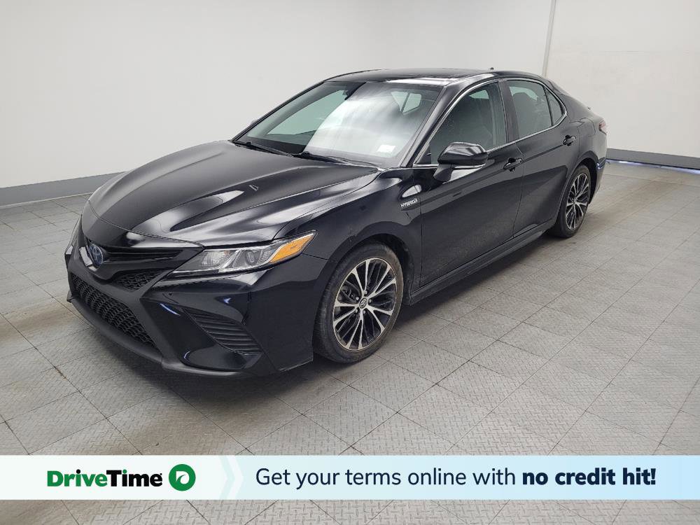 Used 2019 Toyota Camry SE w/ Sunroof Package