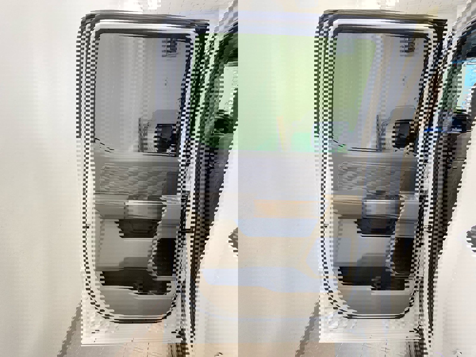 New 2025 Ford F150 Platinum w/ Equipment Group 703A Plus image 9