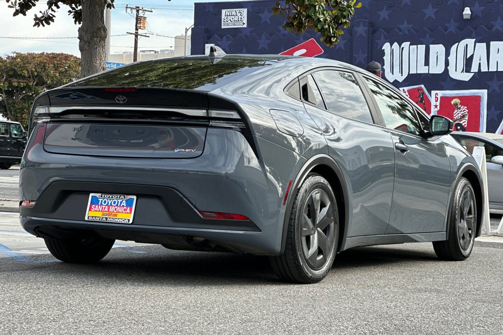Used 2026 Toyota Prius Plug-In Hybrid FWD image 4