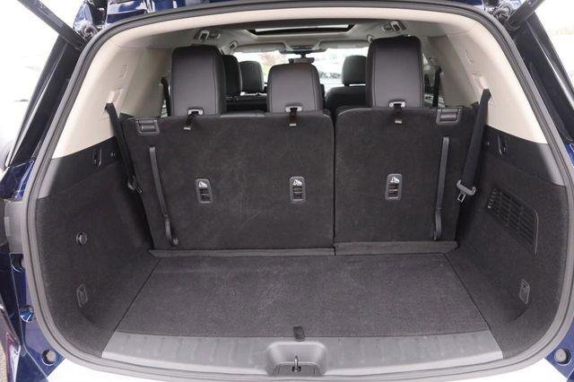 Used 2024 Nissan Pathfinder Platinum image 7