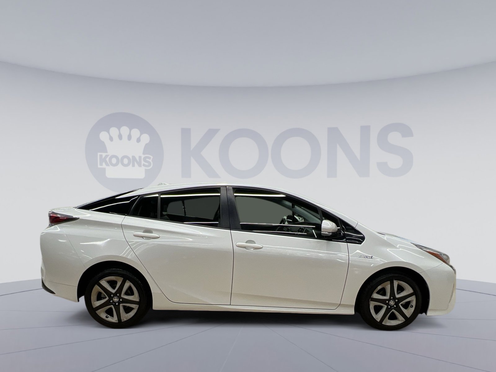 Used 2016 Toyota Prius Three Touring FWD image 5