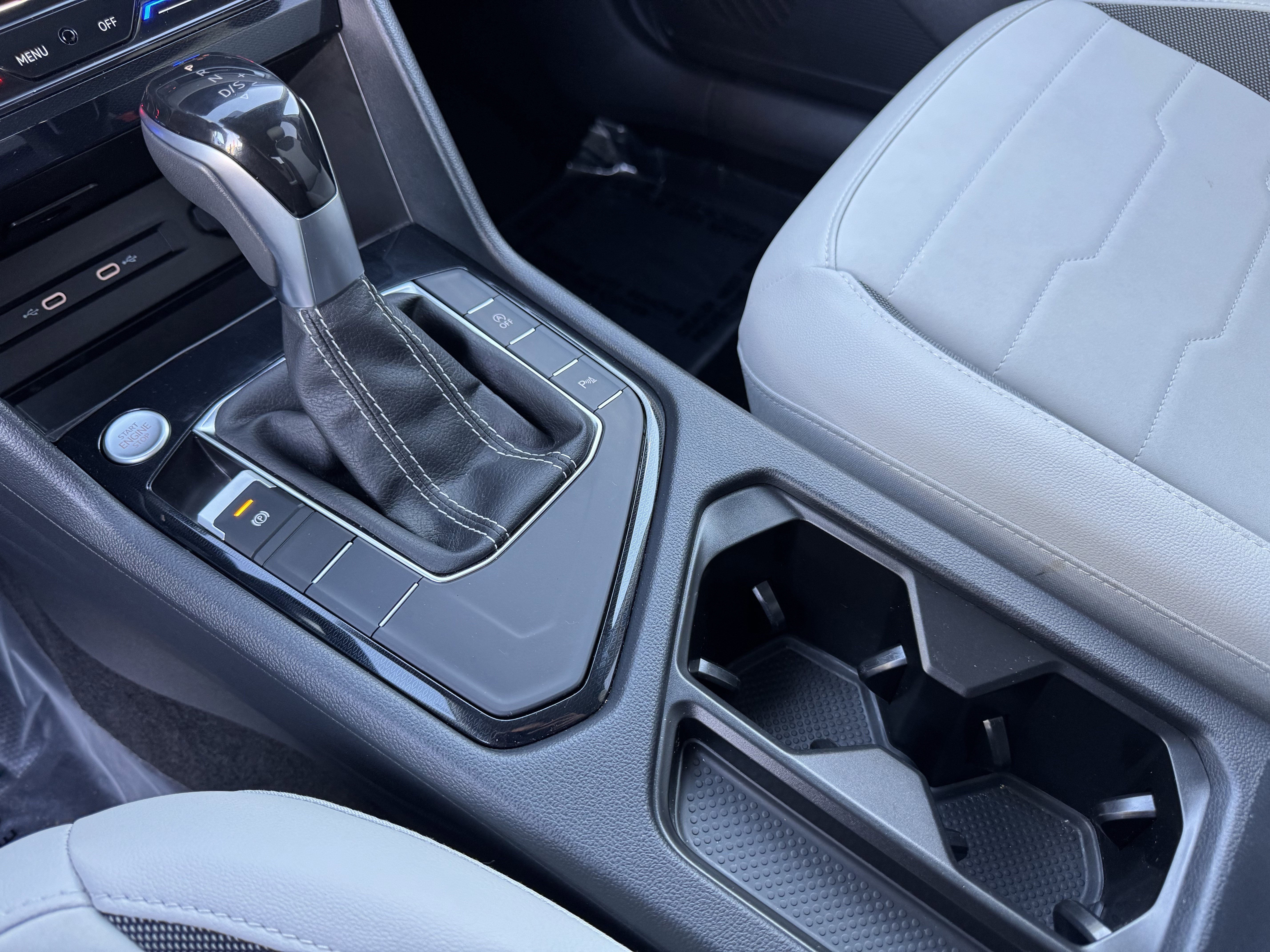 Certified 2025 Volkswagen Taos SE image 28