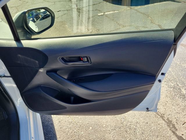 Used 2025 Toyota Corolla LE image 32