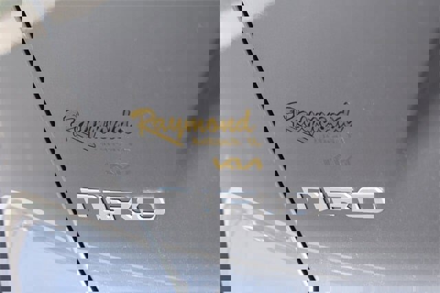 New 2025 Kia Niro EX Touring image 16