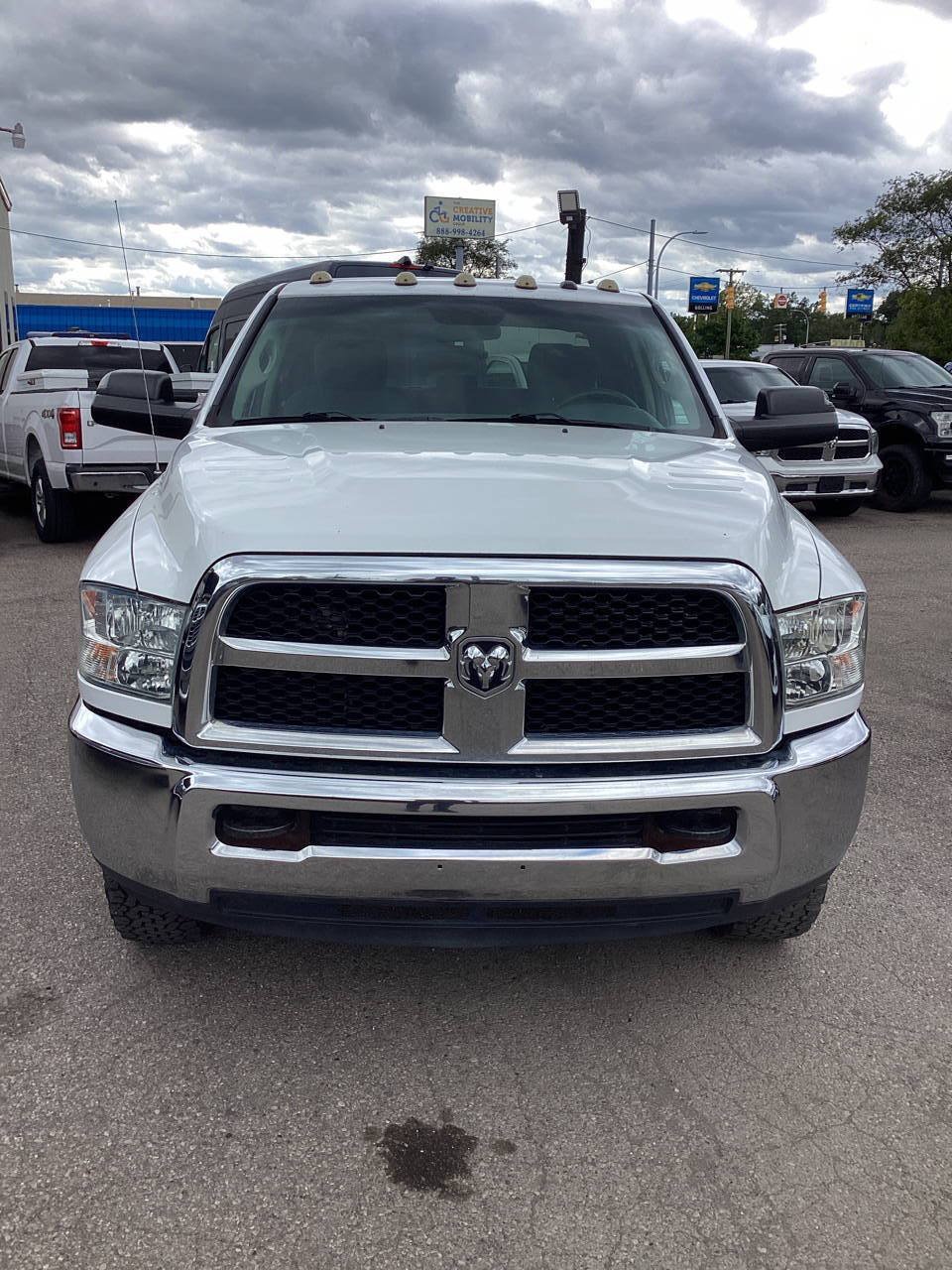 Used 2017 RAM 2500 Tradesman w/ Chrome Appearance Group AWD/4WD image 5