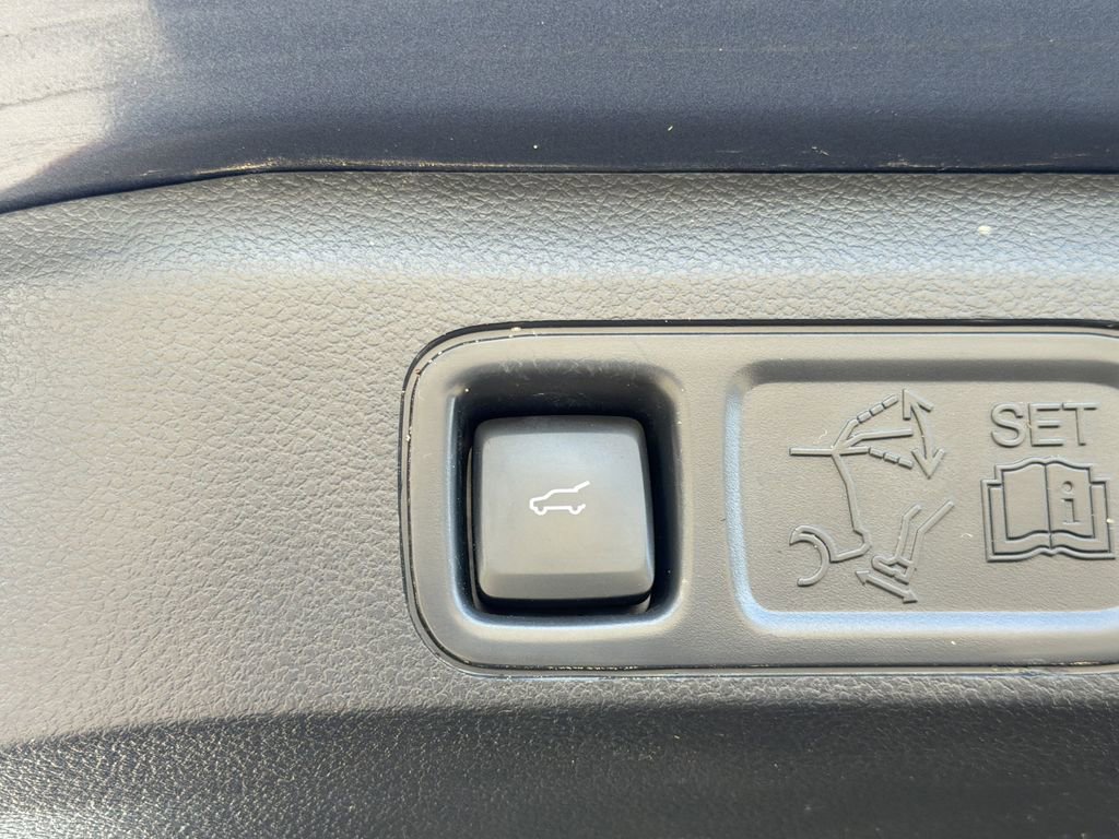 Used 2022 Ford Expedition Limited image 17