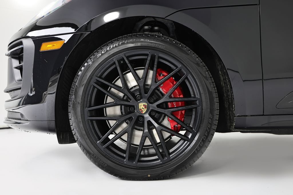 New 2026 Porsche Macan GTS AWD/4WD image 13