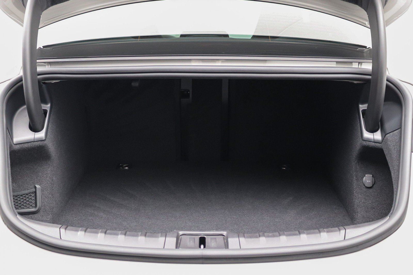 Used 2024 Porsche Taycan RWD image 32