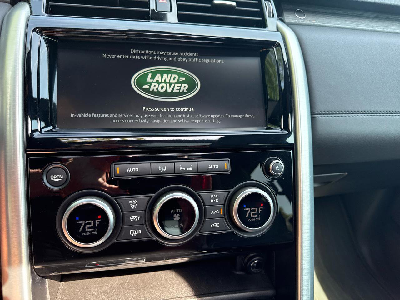 Used 2019 Land Rover Discovery HSE AWD/4WD image 17