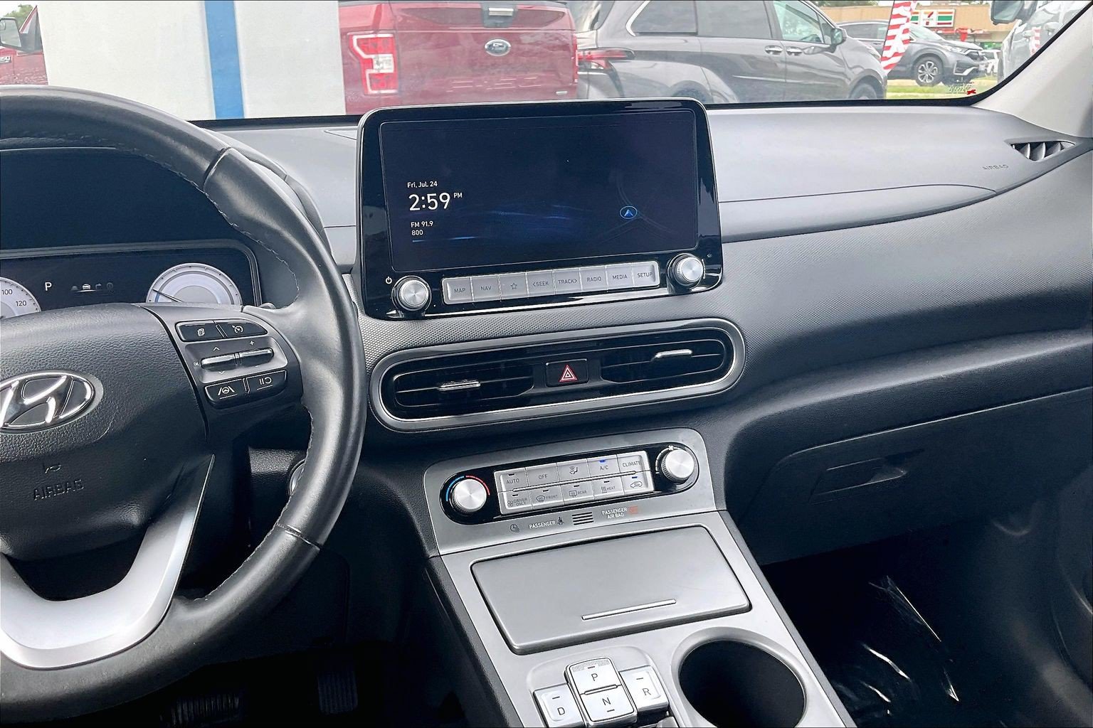 Used 2023 Hyundai Kona SEL FWD image 6