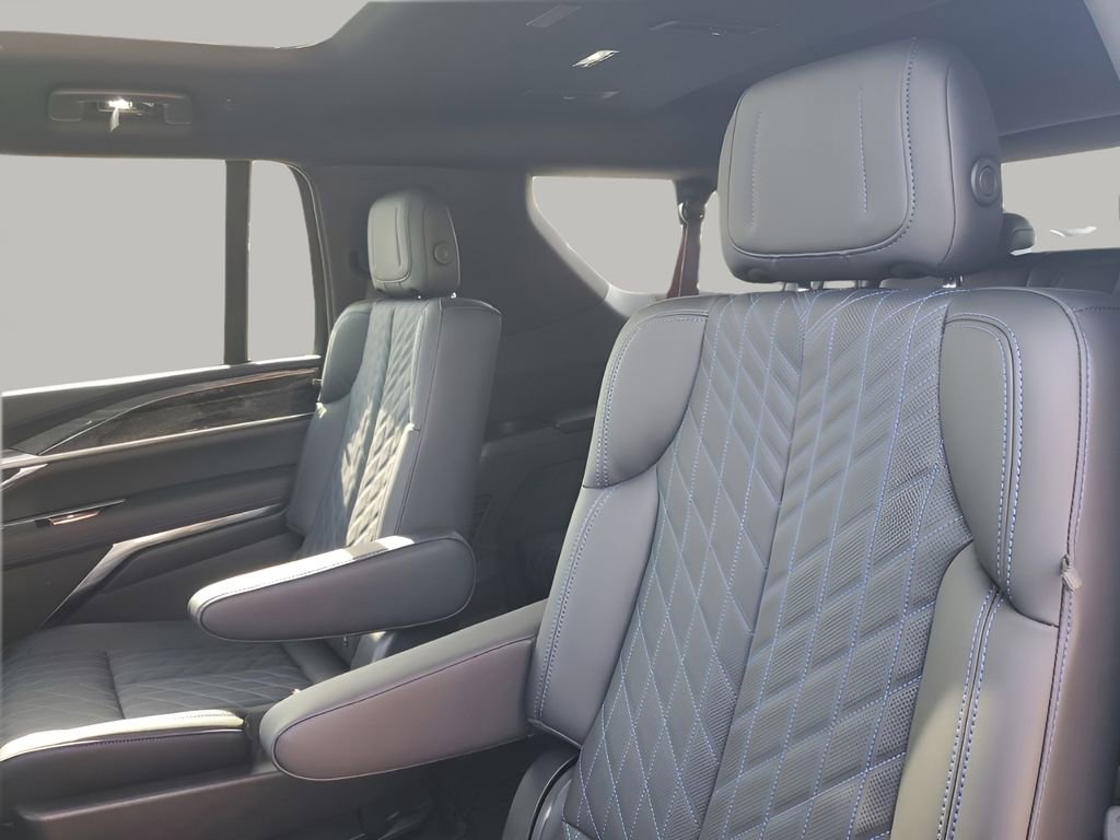 New 2026 Cadillac Escalade IQL Luxury w/ LPO, Floor Liner Package AWD/4WD image 19