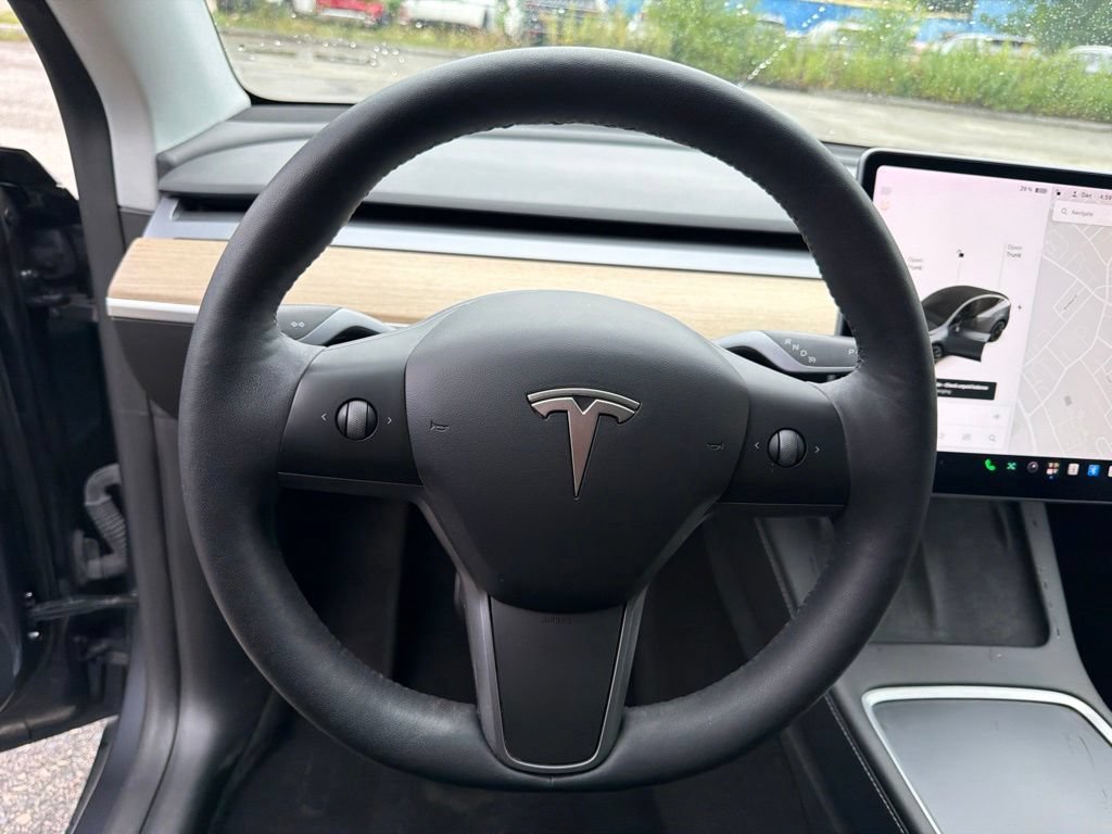 Used 2021 Tesla Model Y Long Range AWD/4WD image 16