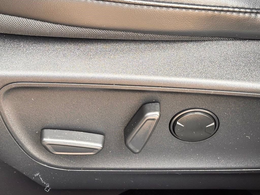 Used 2025 Ford Escape ST-Line FWD image 24